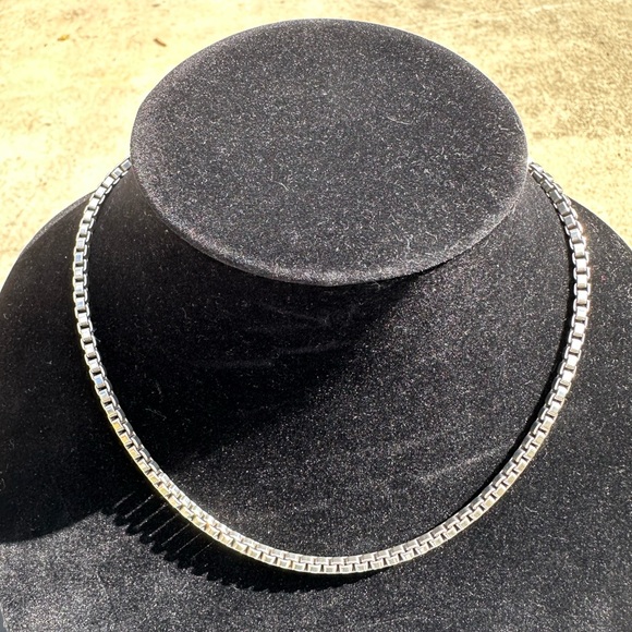 Tiffany & Co Venetian Link Necklace , Bracelet and Jewlery Box - Picture 5 of 14